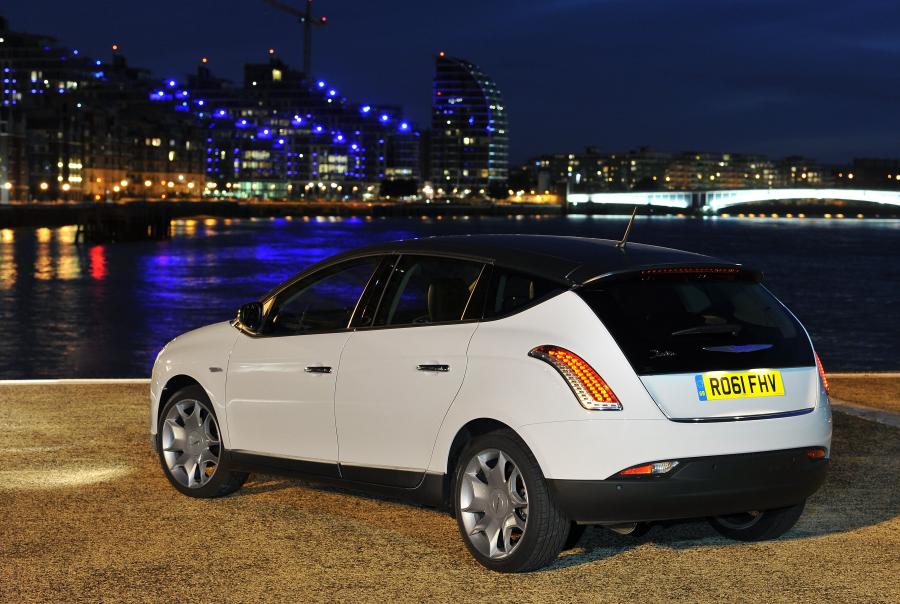  Chrysler Delta 2011 года  (фото 49 из 69)